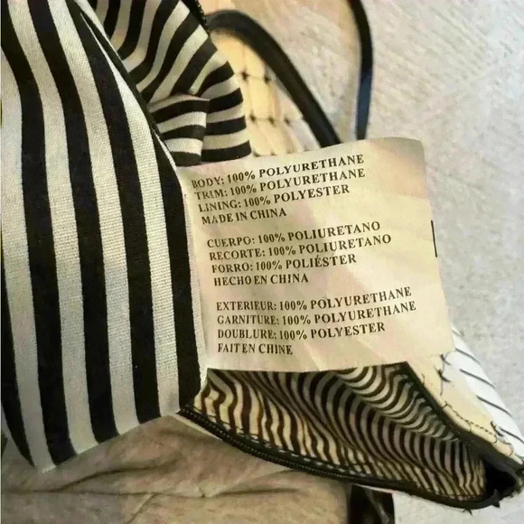 Betsey Johnson large white quilted purse - Picture 11 of 11